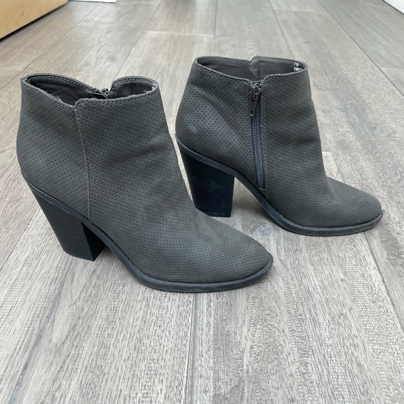 Esprit chunky heel booties, grey, size 7.5 - Picture 1 of 6